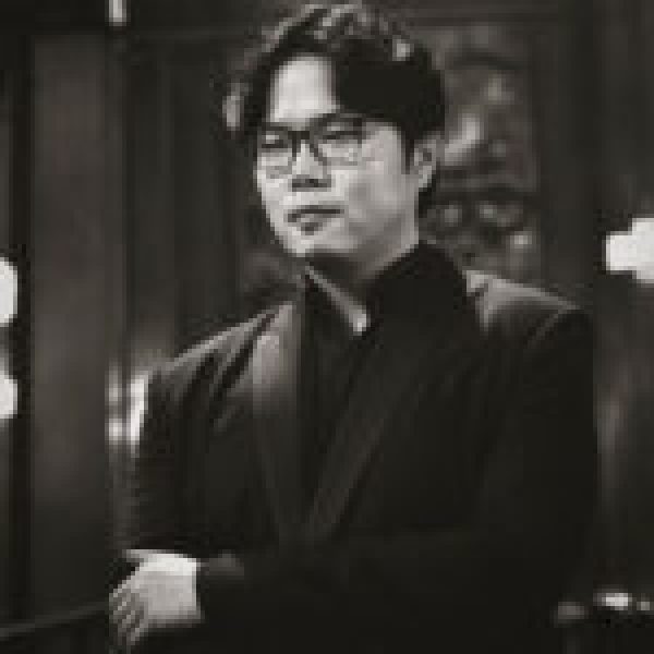 Yi Luo